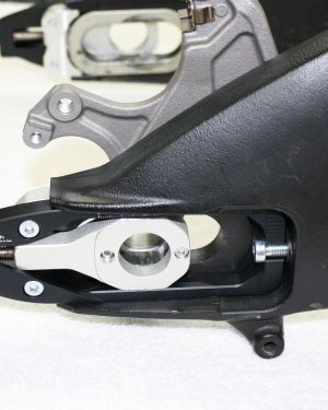 Fast Frank Racing 17-19 Suzuki GSX-R1000 Captive Rear Caliper Kit with Lightech Chain Adjusters