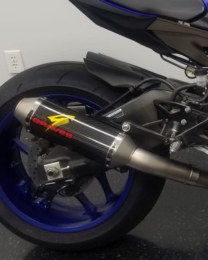 Graves Motorsports Yamaha R1 Full Titanium Exhaust System with Carbon 265mm Silencer