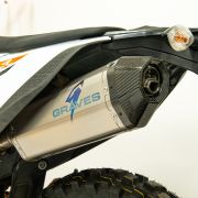 Graves Motorsports Titanium Slip-on Exhaust w/ Carbon End Cap – KTM 690 Enduro R (2014-18) / Husqvarna 701 Enduro R / SM (2016-2023)