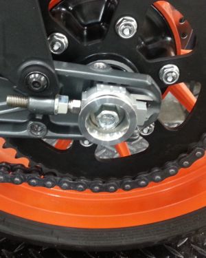 Fast Frank Racing 15+ KTM RC390 / Duke 390 Rear Axle Pull Cup