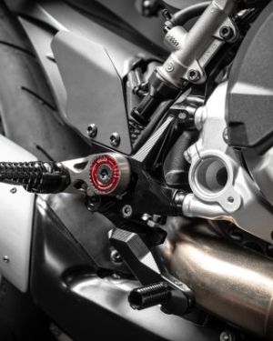 Gilles Tooling MUE2 Adjustable Rearsets | Ducati Streetfighter V2 (2022)